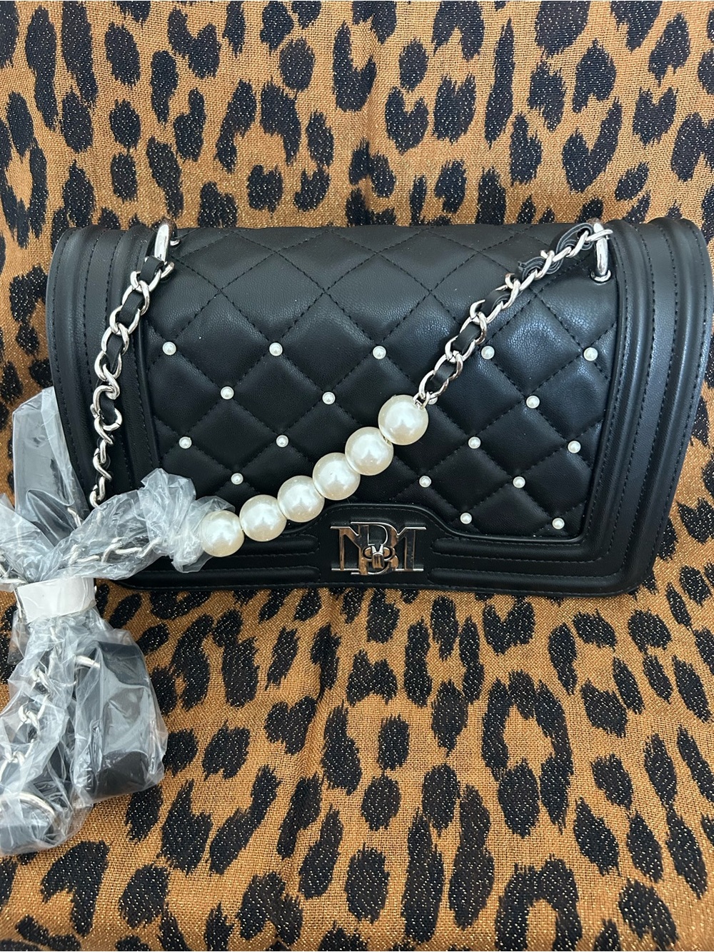 🖤NWT🤍 Badgley Mischka Black Quilted Pearl-Accented Crossbody
